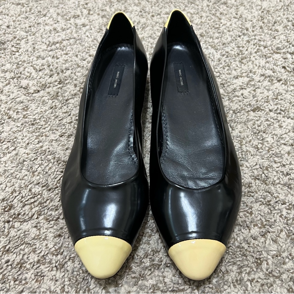 Marc Jacobs Black and Cream Contrast Cap Toe Patent Leather Flats Size 41 US 11